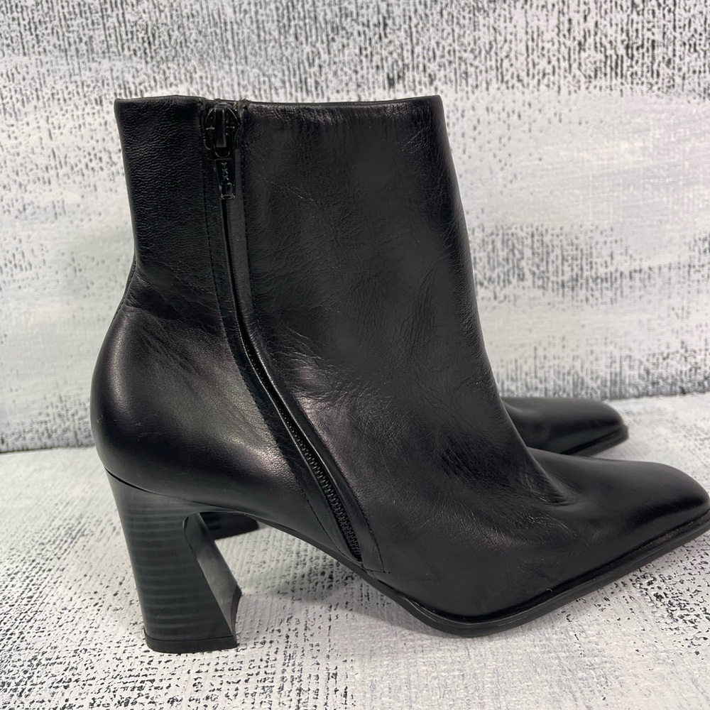 MADE IN BRAZIL LEATHER BOOTS WITH BEAUTIFUL HEEL